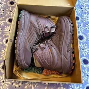 Hoka x Bodega Tor Ultra Hi All Gender Women’s Size 9.5 Men’s Size 8.5